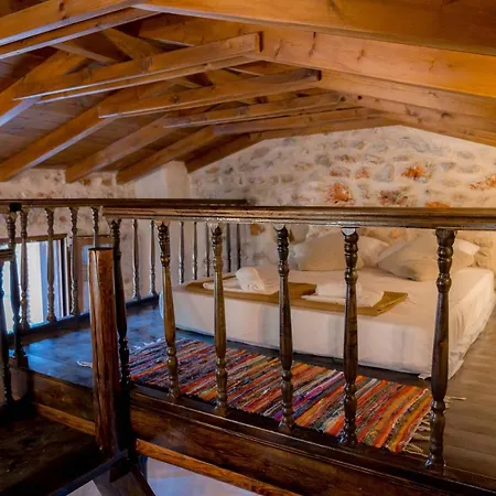 Aloni Wood & Stone Holiday home Koita